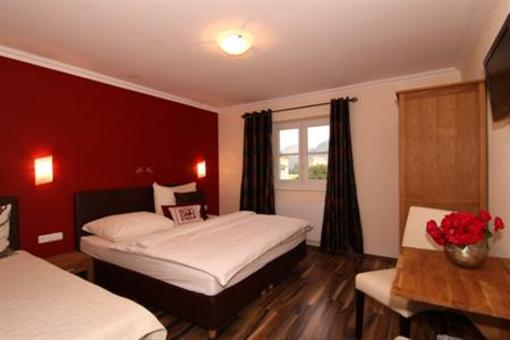 фото отеля Jagdhof Chalet St. Johann im Pongau