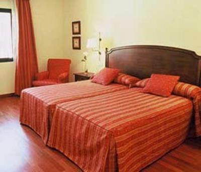 фото отеля Hotel La Reserva de San Leonardo de Yague