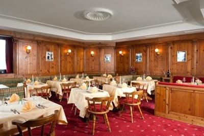 фото отеля Der Hahnbaum Boutique Hotel St. Johann im Pongau