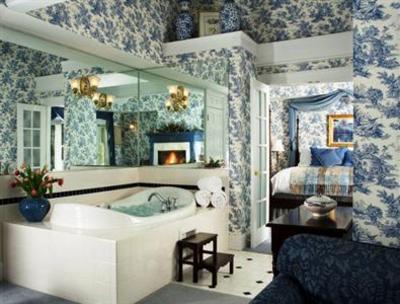 фото отеля The Manor on Golden Pond Hotel Holderness