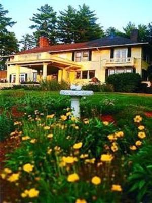 фото отеля The Manor on Golden Pond Hotel Holderness