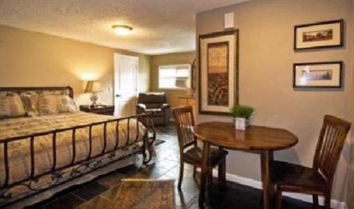 фото отеля Silverton Inn and Suites