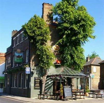 фото отеля The Red Cow Hotel London