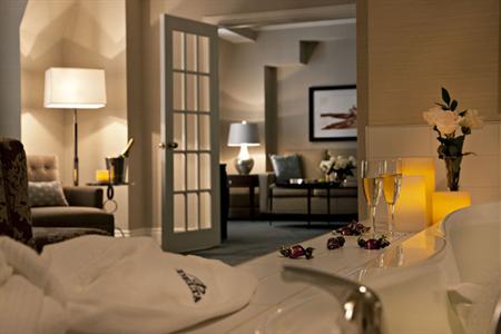 фото отеля Delta Bessborough
