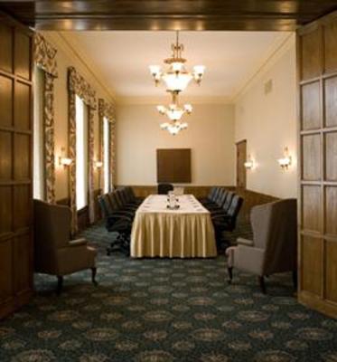 фото отеля Delta Bessborough
