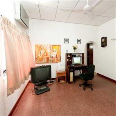 фото отеля Omni Holiday Bungalow Mount Lavinia