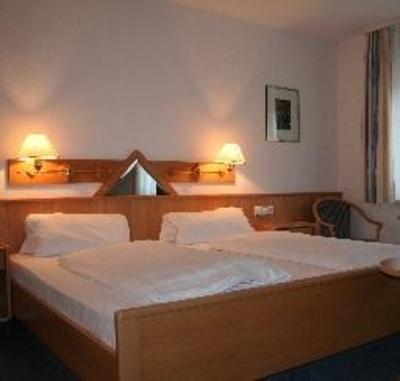 фото отеля Hotel Pfauen Garni