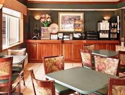 фото отеля Relax Inn Lake of the Ozarks