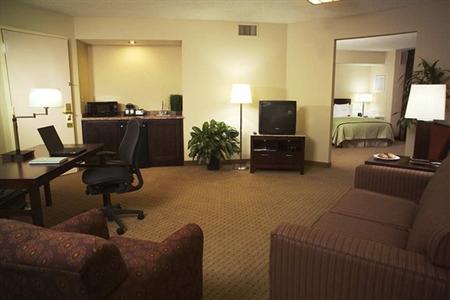 фото отеля Doubletree Guest Suites Tampa