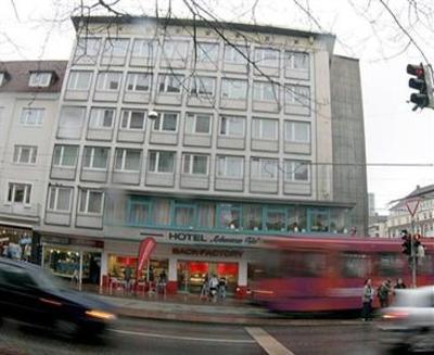 фото отеля Hotel Schwarzer Bär Hannover