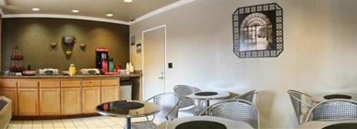 фото отеля BridgePoint Inn