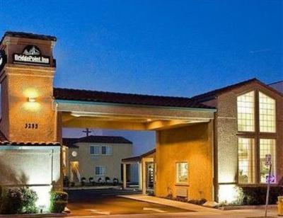 фото отеля BridgePoint Inn