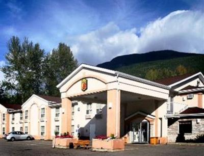 фото отеля Super 8 Revelstoke