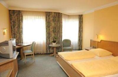 фото отеля Adler Hotel Ehingen