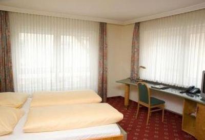 фото отеля Adler Hotel Ehingen
