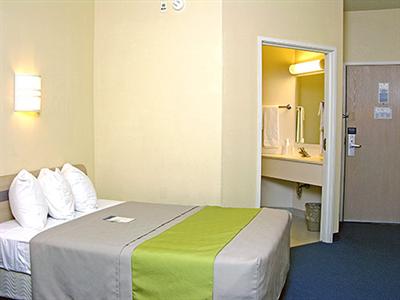 фото отеля Motel 6 Saint Robert