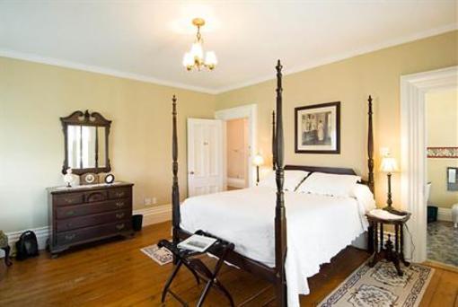 фото отеля Harbour's Edge Bed & Breakfast