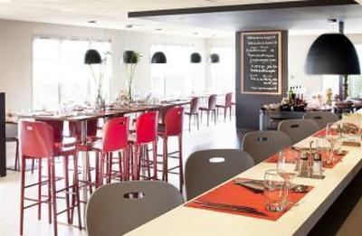 фото отеля Campanile Villennes-sur-Seine Orgeval Hotel