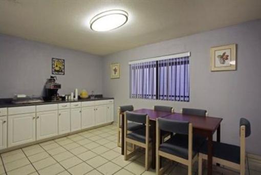 фото отеля Americas Best Value Inn Hemet