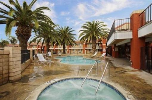 фото отеля Americas Best Value Inn Hemet
