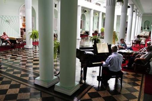 фото отеля Carlton Palace Hotel