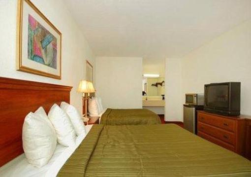 фото отеля Quality Inn South Duncan