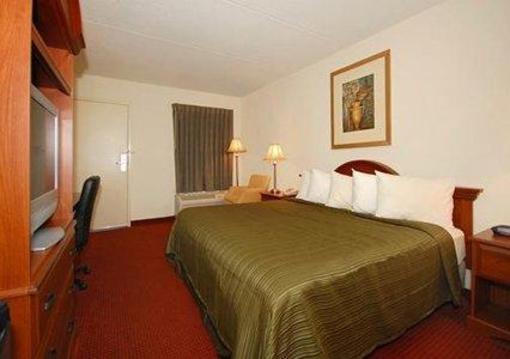 фото отеля Quality Inn South Duncan