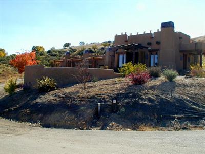 фото отеля Wild Coyote Winery - Bed & Breakfast