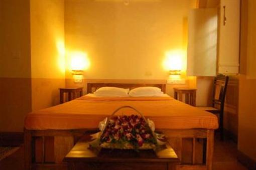 фото отеля Royal Phoenix Inn