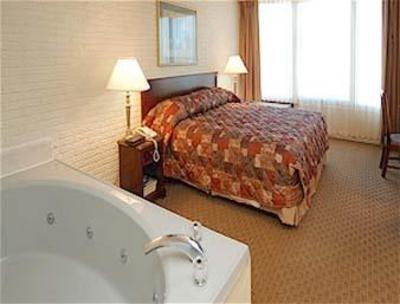 фото отеля Howard Johnson Inn Williamsburg