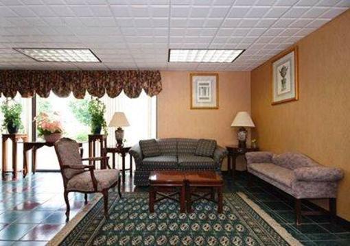 фото отеля Quality Inn South Clarksville