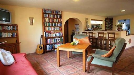 фото отеля Las Piedras Guesthouse Alcaucin