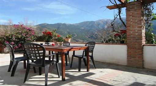 фото отеля Las Piedras Guesthouse Alcaucin