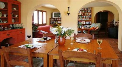 фото отеля Las Piedras Guesthouse Alcaucin