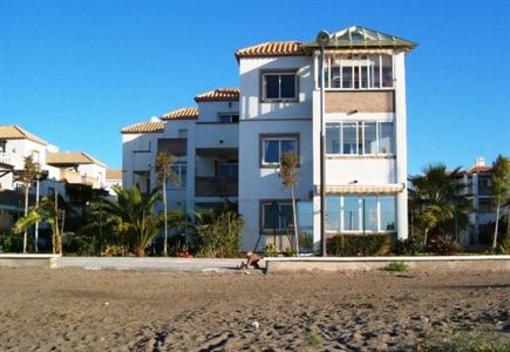 фото отеля Las Piedras Guesthouse Alcaucin