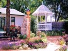 фото отеля Granbury Gardens Bed and Breakfast