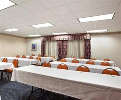 фото отеля Holiday Inn Rockford I-90 Exit 63