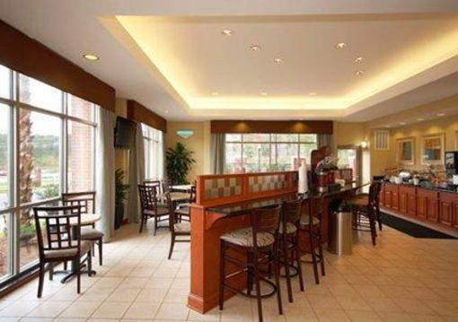 фото отеля Comfort Suites Magnolia Greens