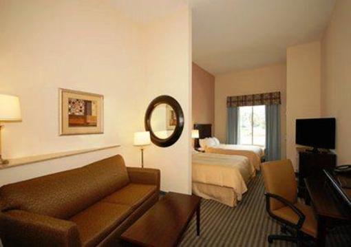 фото отеля Comfort Suites Magnolia Greens