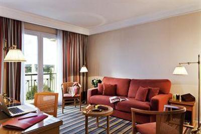 фото отеля Hotel du Lac Enghien-les-Bains