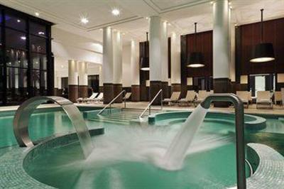 фото отеля Hotel du Lac Enghien-les-Bains