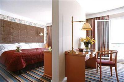 фото отеля Hotel du Lac Enghien-les-Bains