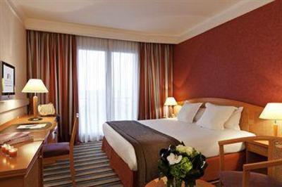 фото отеля Hotel du Lac Enghien-les-Bains
