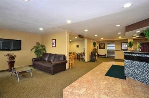 фото отеля Econo Lodge Inn & Suites Natchitoches