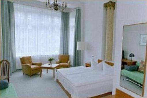 фото отеля Amaryl City Hotel