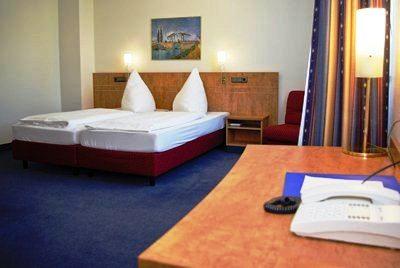 фото отеля Airport BusinessHotel Köln
