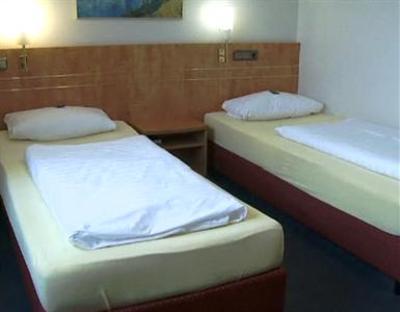 фото отеля Airport BusinessHotel Köln