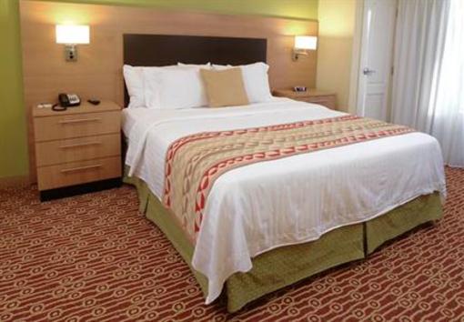 фото отеля Erie TownePlace Suites