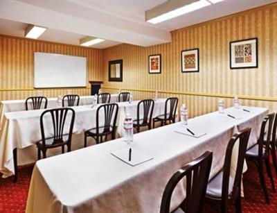 фото отеля Hopkins Inn