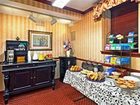 фото отеля Hopkins Inn